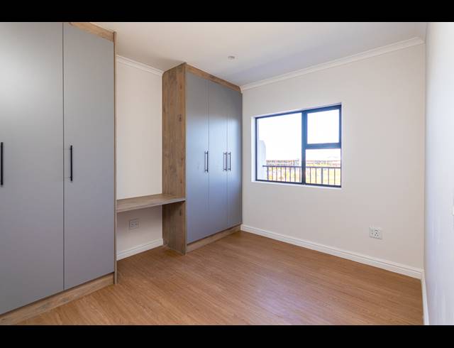 3 BEDROOM APARTMENT FOR SALE IN SANDOWN